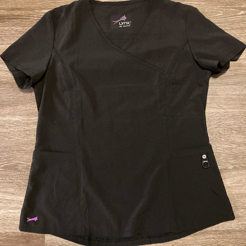 Lynx Scrub Top